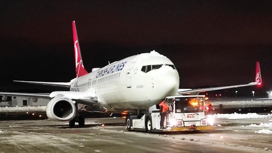 Аэропорт Стамбул вернулся к работе после снегопада