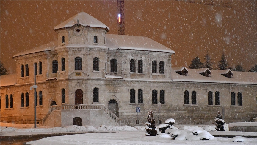 Турецкий Сивас поражает зимними пейзажами