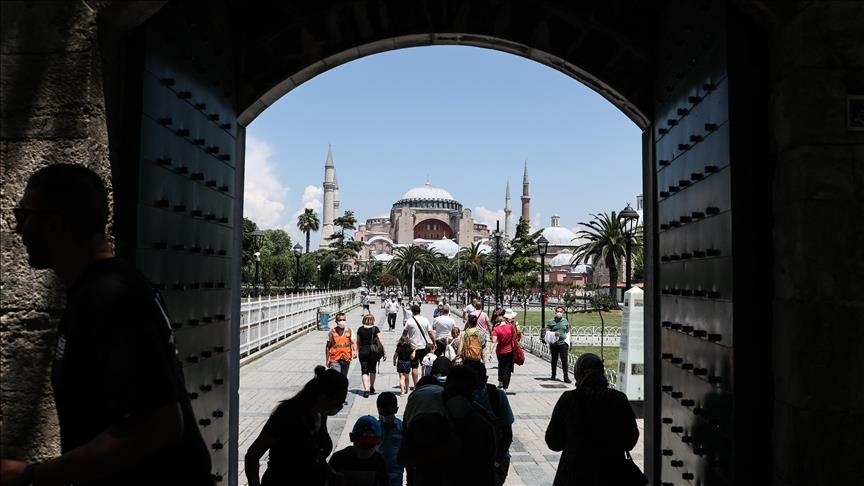 За месяц Стамбул посетили более миллиона туристов 