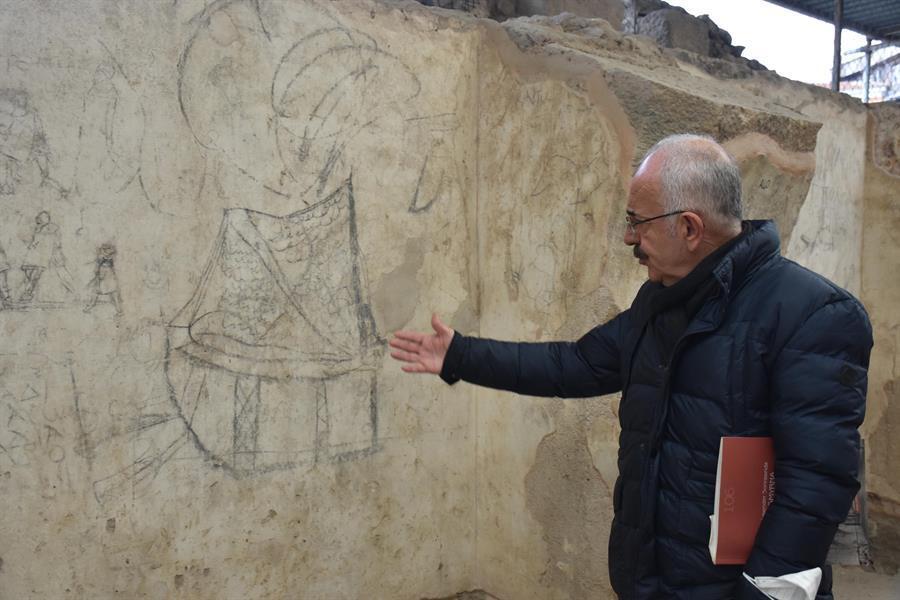 Уникальные граффити в Измире привлекают внимание историков