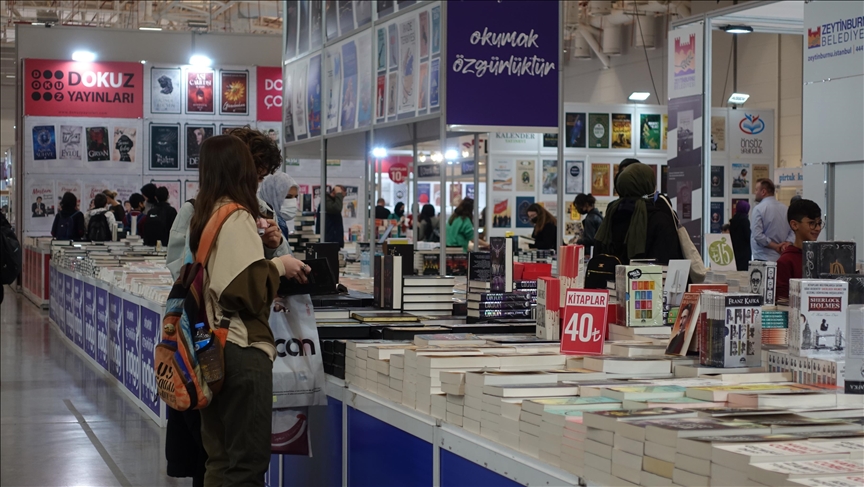 В Стамбуле открылась 8-я Международная книжная ярмарка