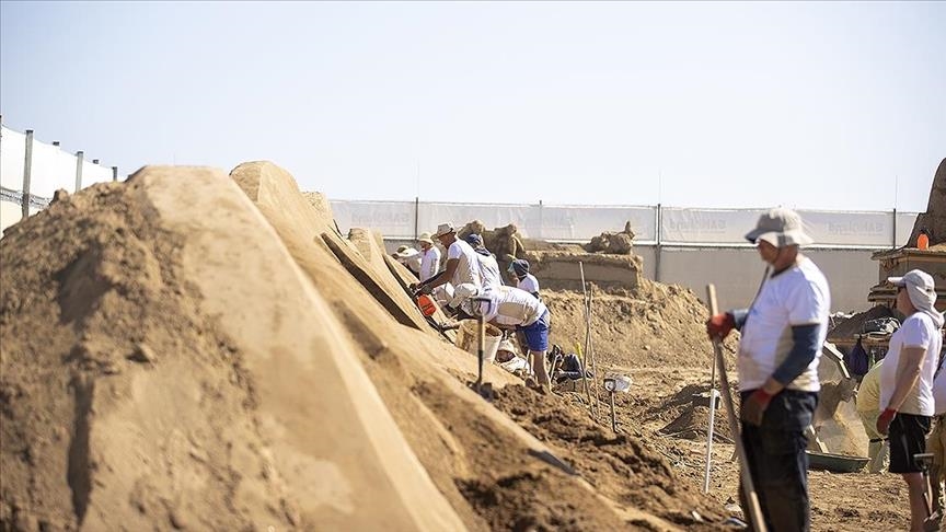 В Анталье скульпторы создадут 50-метровую песчаную фигуру