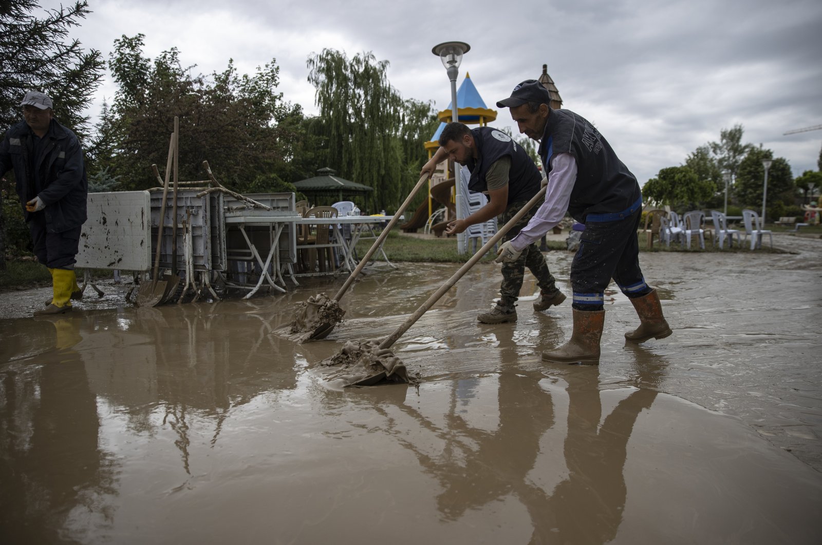  Анкара с трудом восстанавливается после разрушительного наводнения