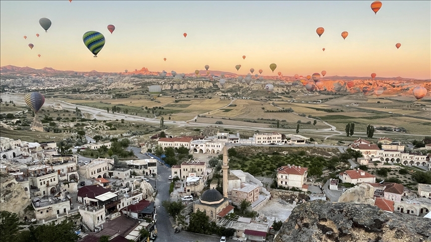 В фестивале воздушных шаров в Турции примут участие 12 стран