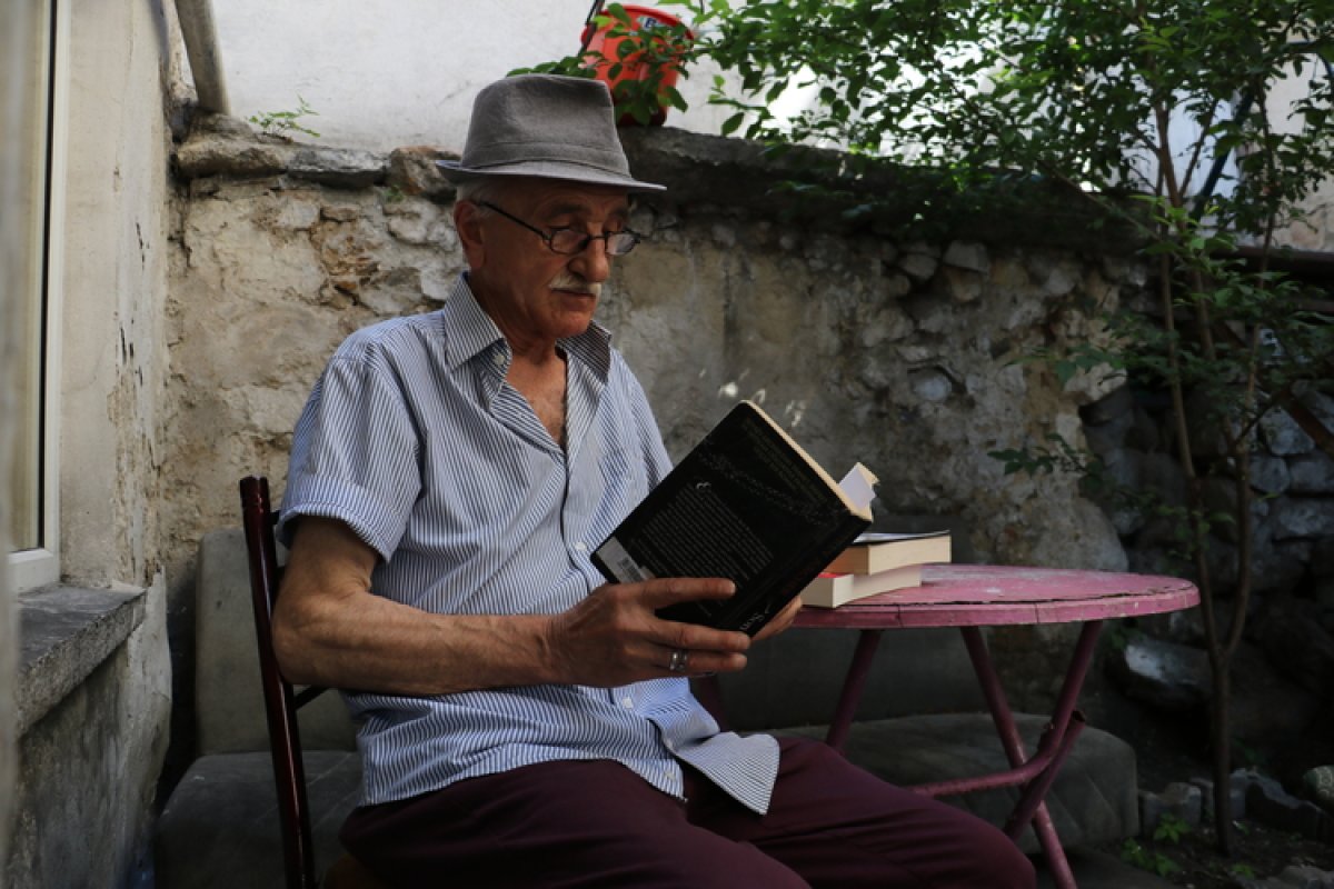 Житель Турции прочитал за год 122 книги