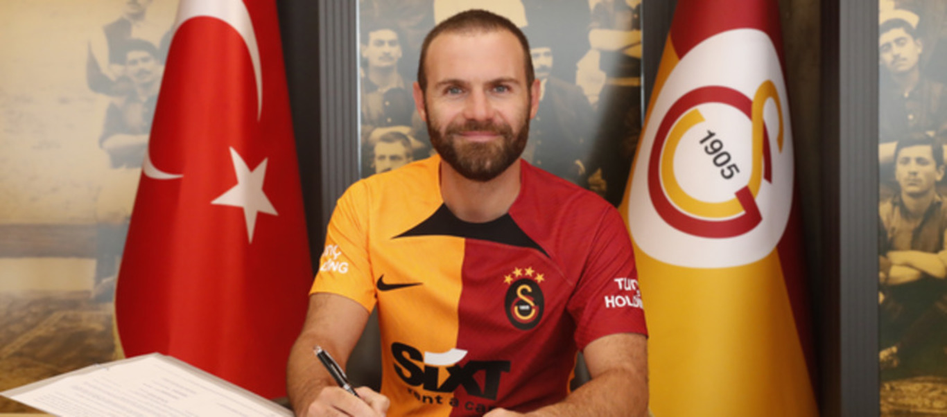 Турецкий клуб подписал двух звезд мирового футбола