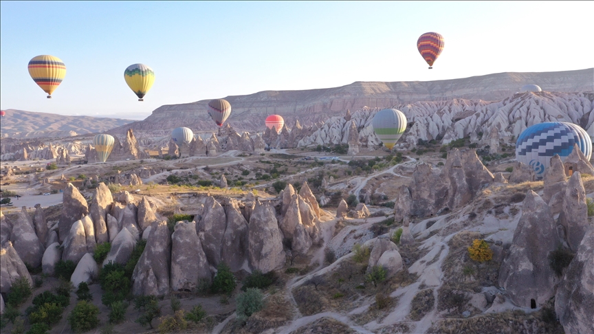 Полет на воздушном шаре в Каппадокии совершили свыше 500 тыс. туристов