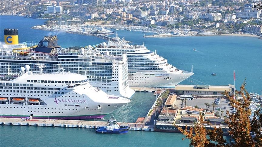 Порты Турции приняли более 900 круизных лайнеров