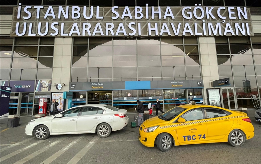 Авиарейсы в аэропорт Сабихи Гёкчен в Стамбуле остановлены