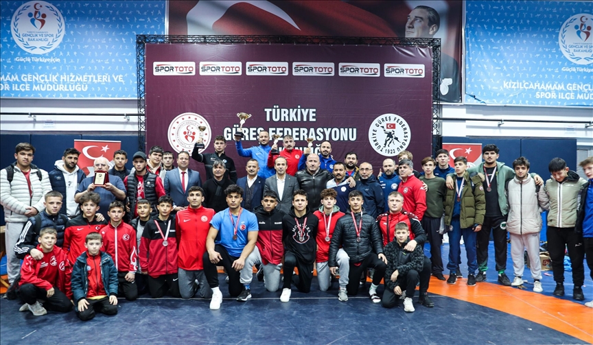 В Анкаре прошел 16-й турнир по вольной борьбе