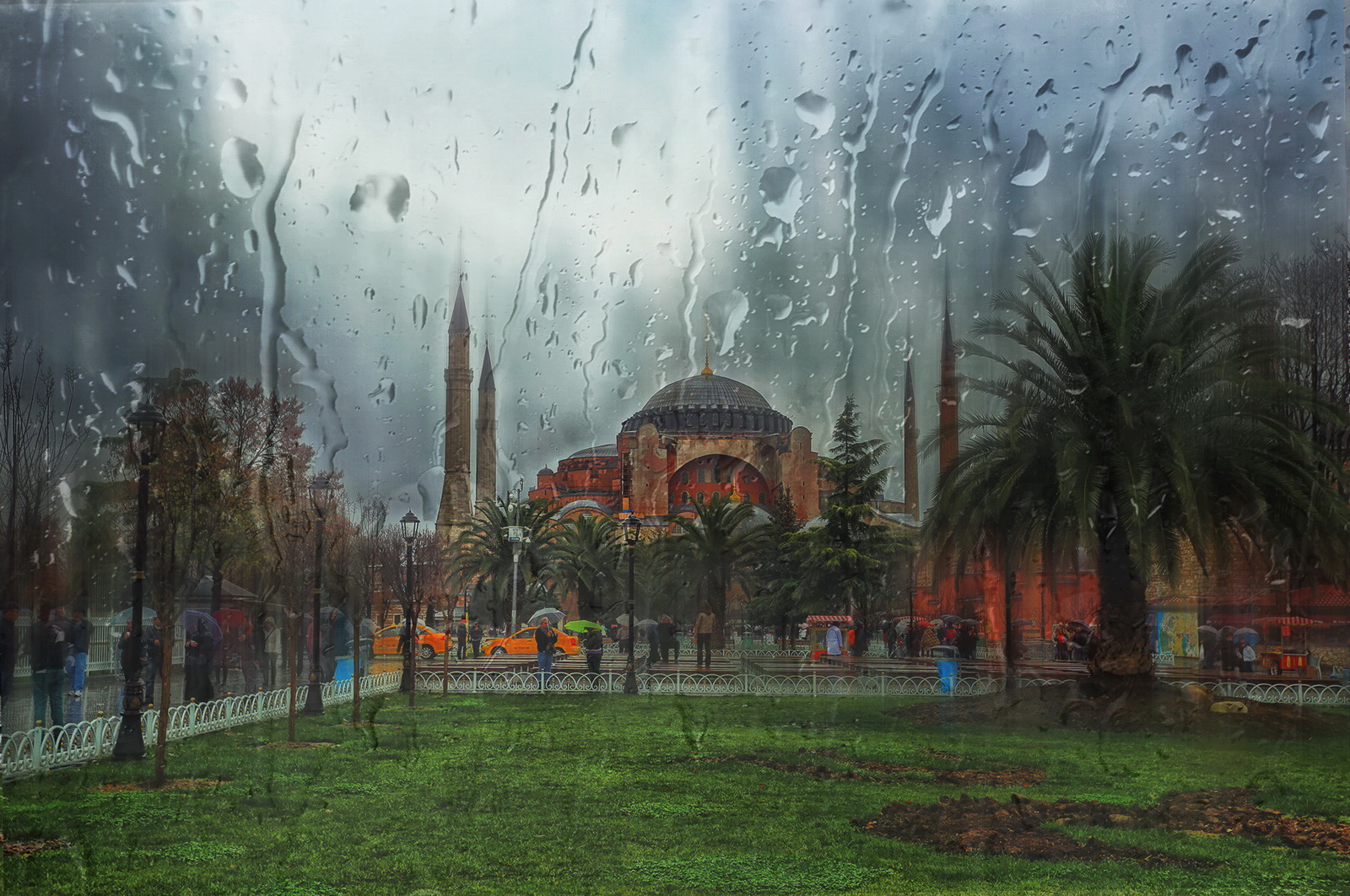 Дождливый Стамбул осенний