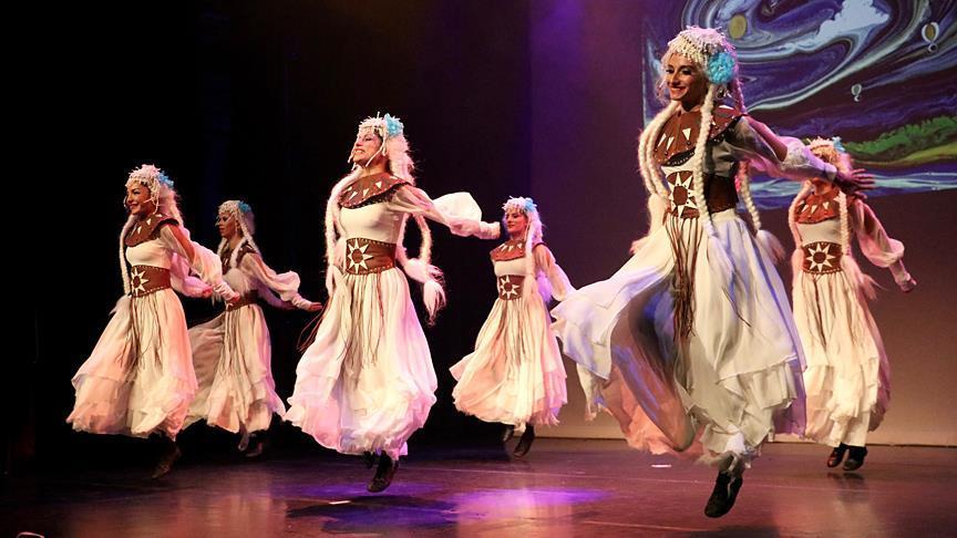 Турция заняла 1-е место в конкурсе народных танцев в Польше