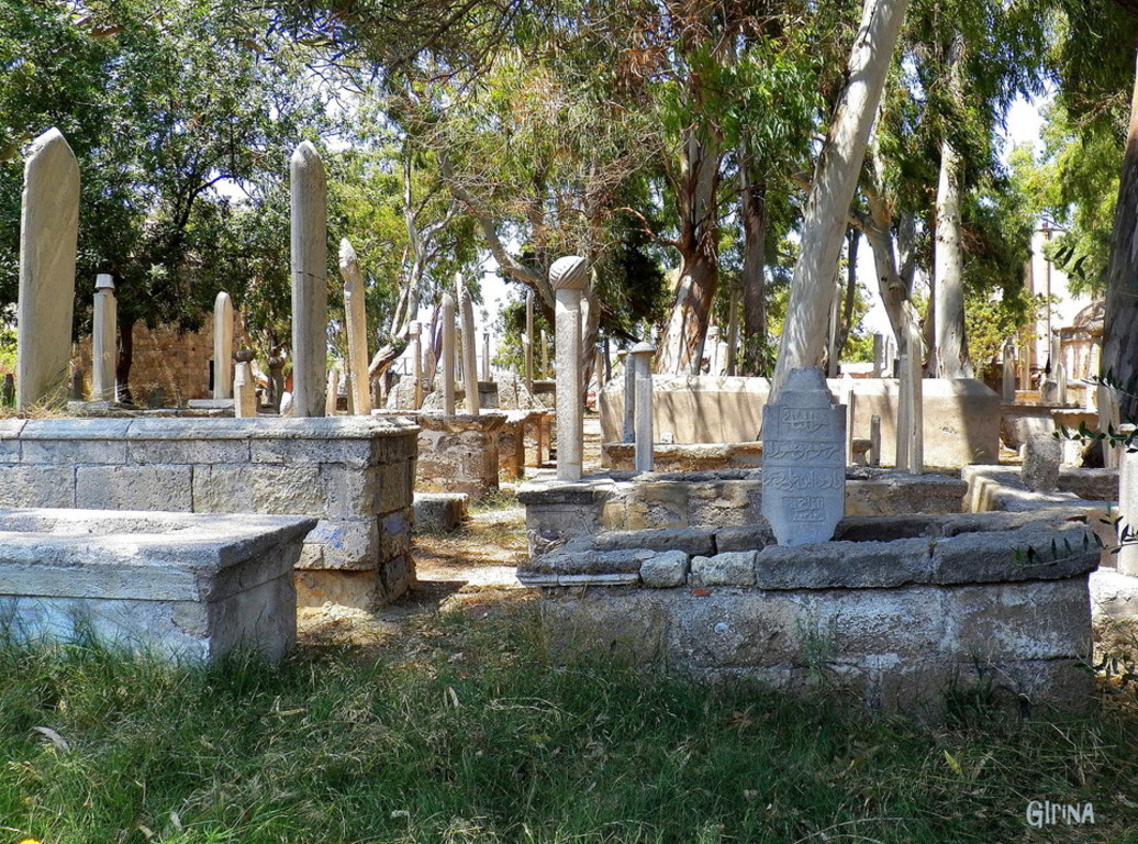 Турок продает место на кладбище за 29 тыс. лир