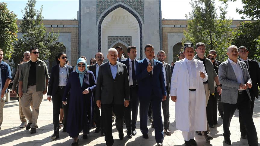 Спикер парламента Турции посетил Самарканд