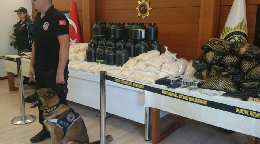 Стамбульская полиция за 3 дня перехватила наркотиков на сумму 6 миллионов лир