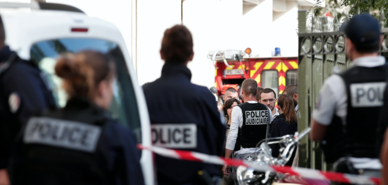 Турция осудила нападение на военных в пригороде Парижа