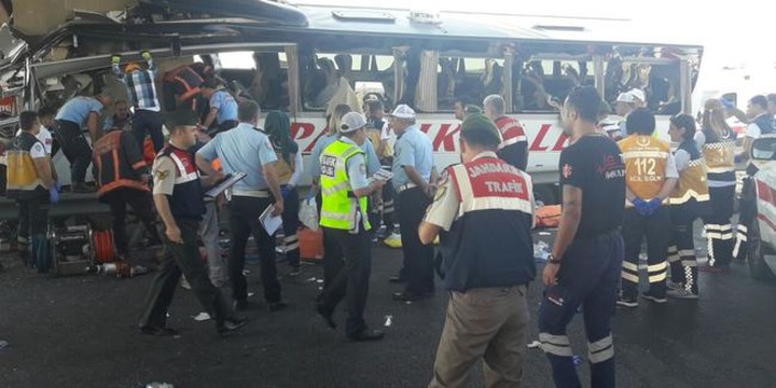 Авария с пассажирским автобусом в Анкаре: видео