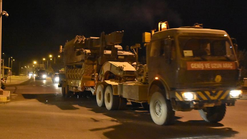 Турецкая артиллерия отправляется на границу с Сирией