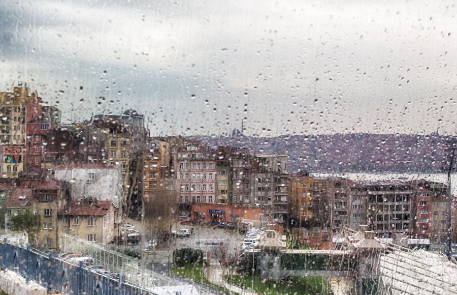 Дожди в Стамбуле и погода в других регионах