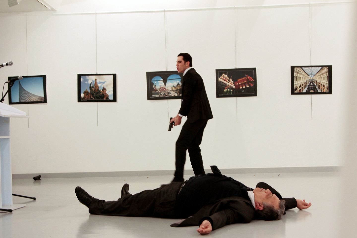 Фото убитого российского посла Андрея Карлова использовали в игре про Бэтмена