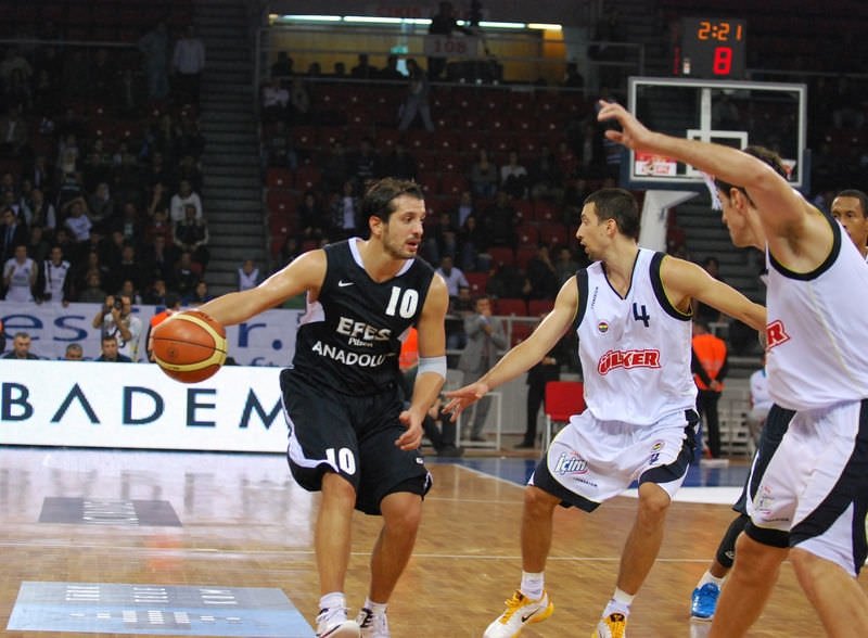 Турецкая баскетбольная команда потерпела поражение в матче чемпионата Евролиги 