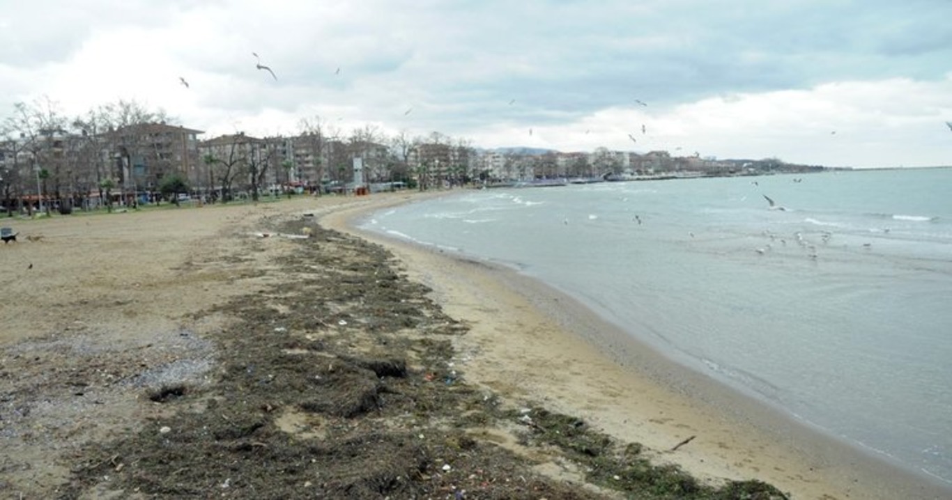 Море в турецкой Ялове отступило на 10 метров