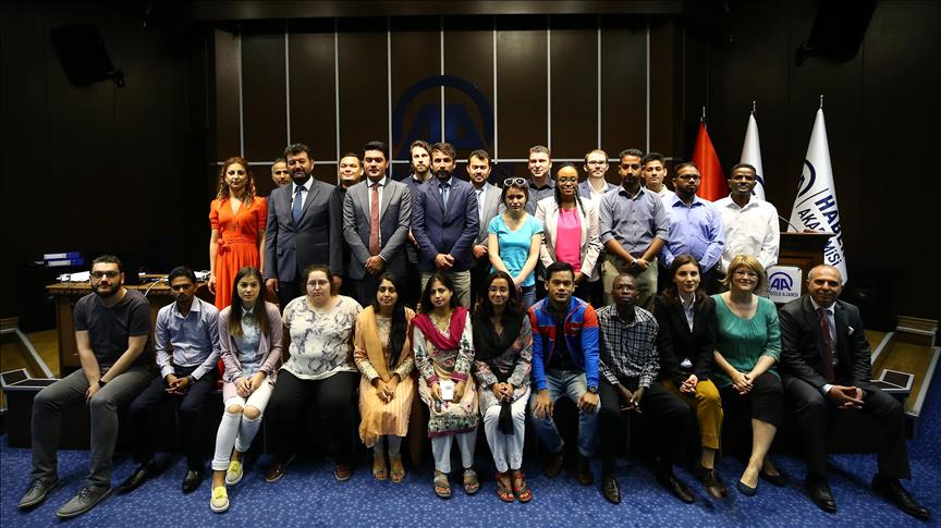 В Анкаре открылись курсы по дипломатической журналистике