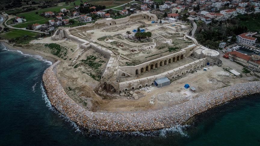 В проливе Дарданеллы завершается реставрация исторического форта