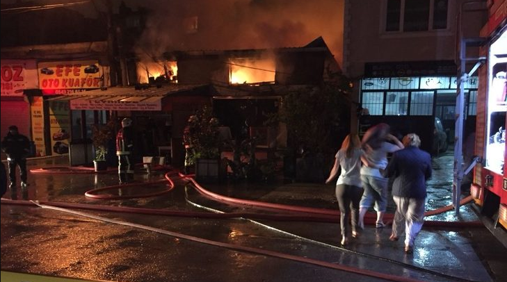 Пожар произошел в центральном районе Бурсы