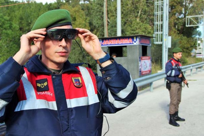 Турецкие жандармы получили очки дополненной реальности