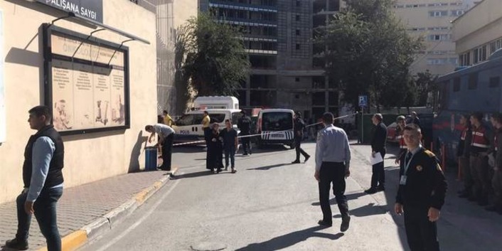 Экстренная эвакуация больницы в Стамбуле из-за найденной в туалете сумки