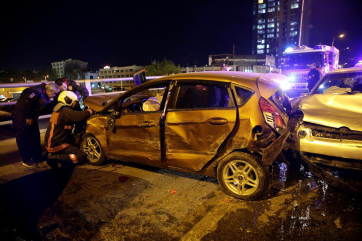 В дорожной аварии в Анкаре пострадало 10 автомобилей (видео)