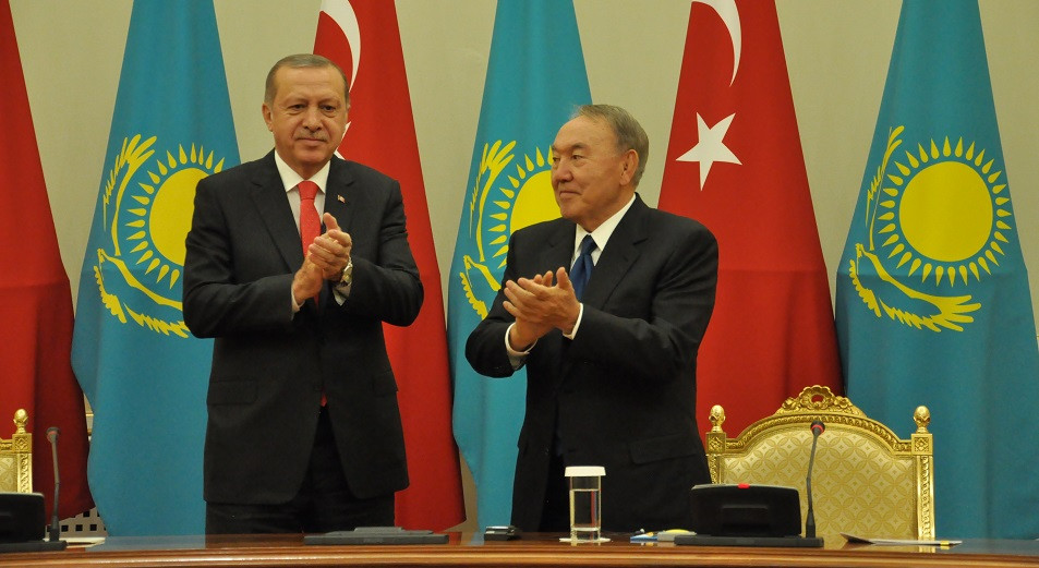 Турция и Казахстан подписали соглашения на $590 млн