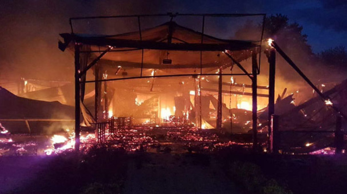 На озере Сапанджа в результате поджога сгорело 10 кафе