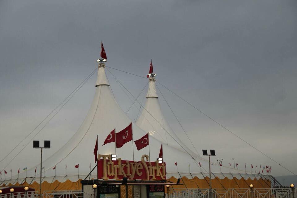 Турецкий цирк-шапито даёт представления в Анталье с 13 по 15 апреля