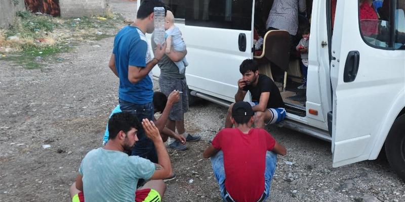 З5 беженцев задержаны при попытке пересечь границу с Грецией