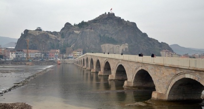 В турецком Чоруме отреставрировали 500-летний мост 