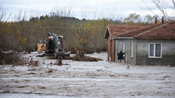 Проливные дожди в Эдирне побили рекорд 88-летней давности