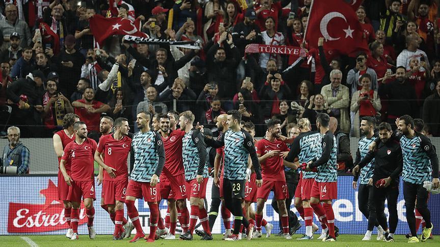 Сборные РФ и Турции по футболу сыграют в Лиге наций в Сочи
