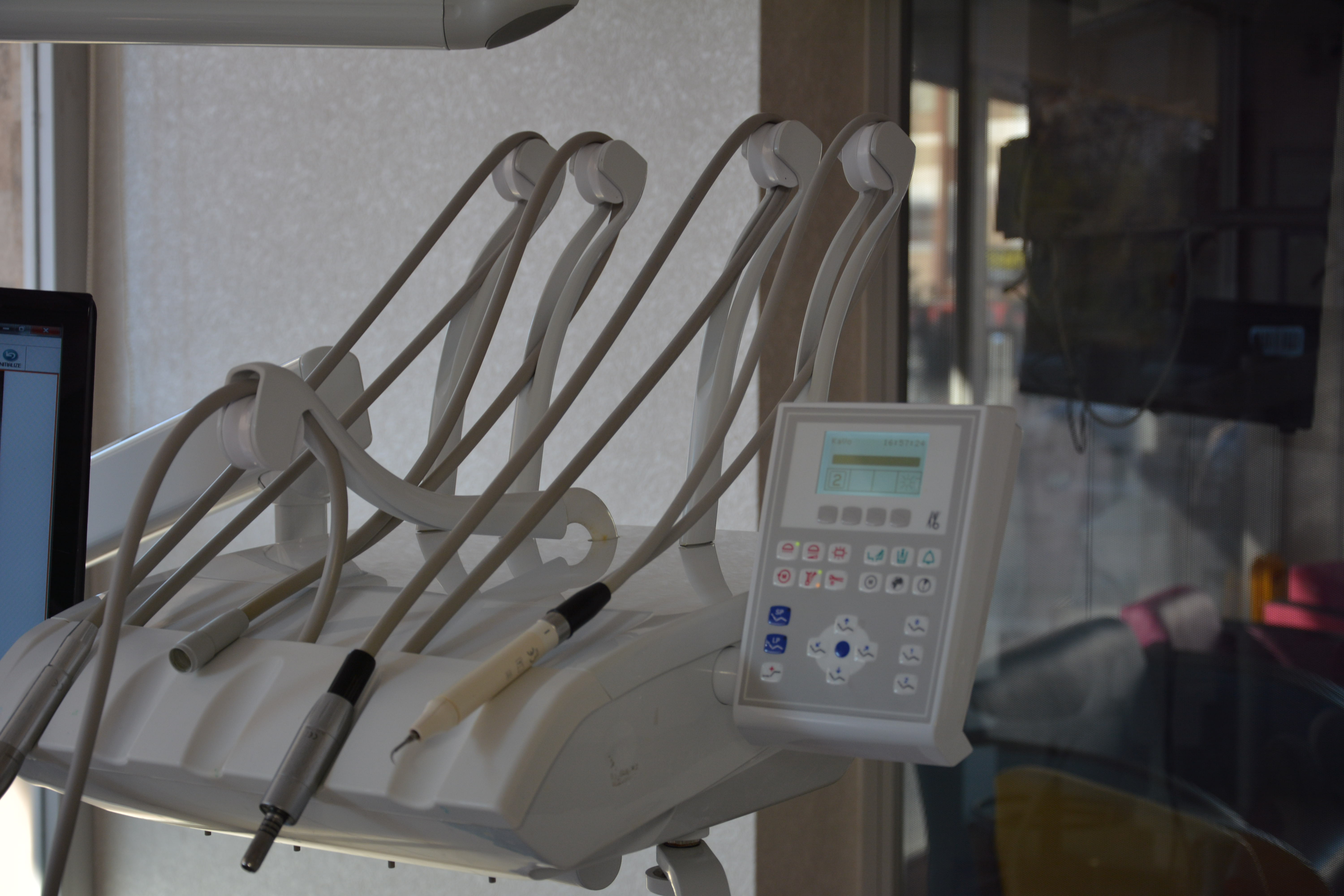 Частная стоматология в Коньяалты приглашает на работу ассистента