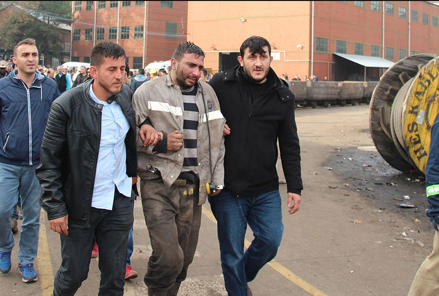 Под завалами шахты в Турции погибли два горняка