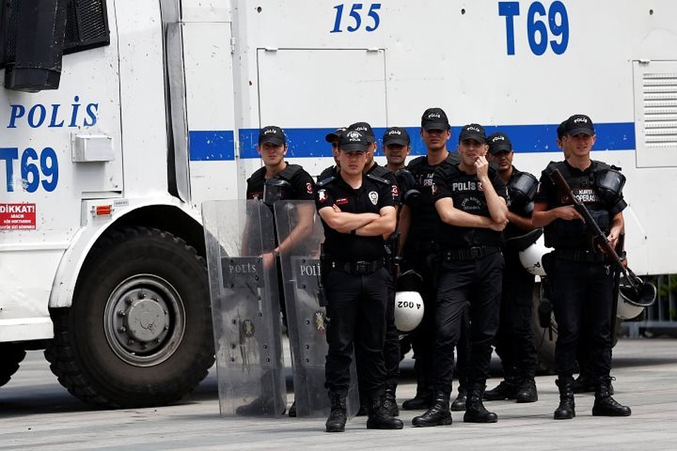 Крупная партия героина задержана в Турции