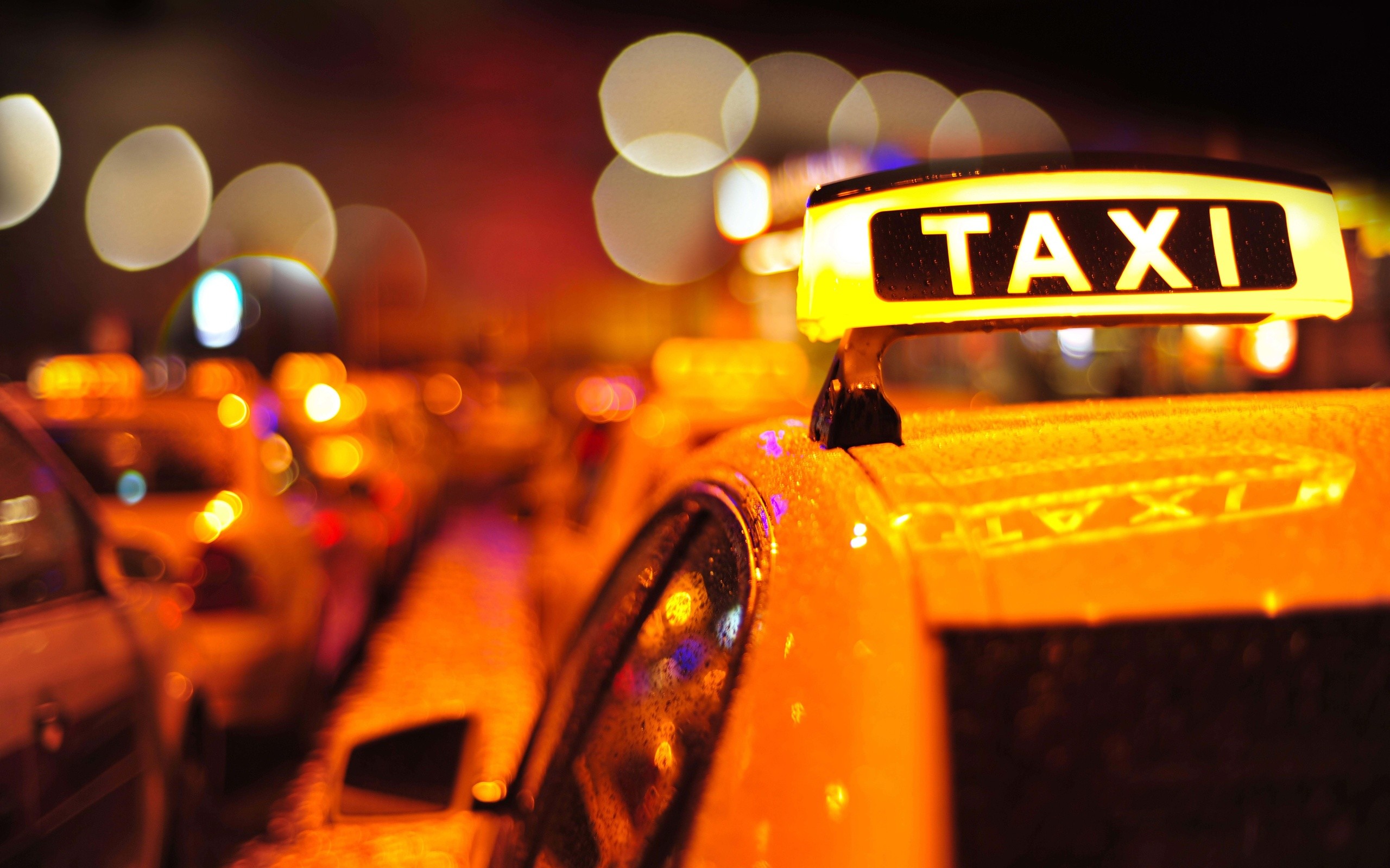 В Москве таксист потребовал у турецкого туриста 10 тысяч рублей за поездку