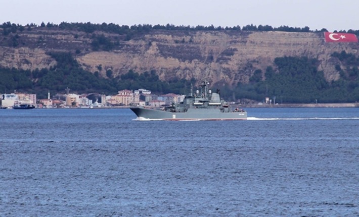Российский военный корабль прошел Дарданеллы