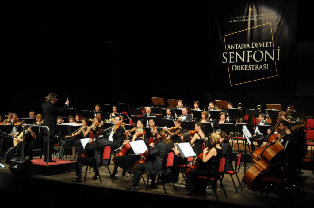 Государственный Симфонический Оркестр даст 27 декабря Новогодний Концерт
