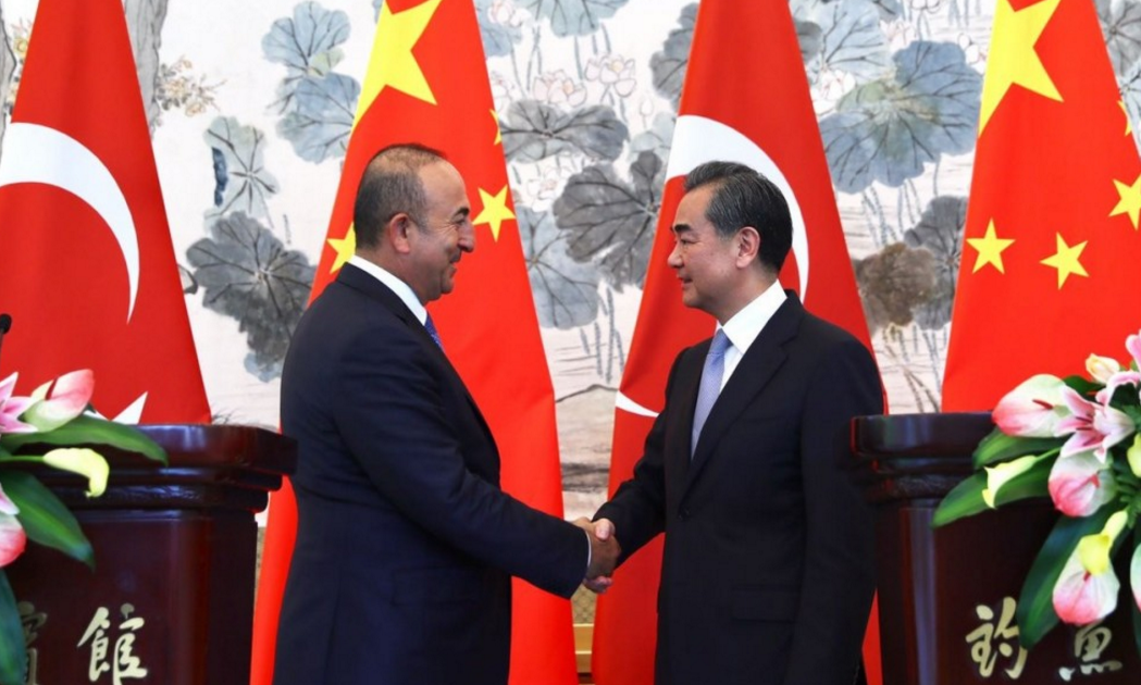 Официальный визит главы МИД Турции в Китай