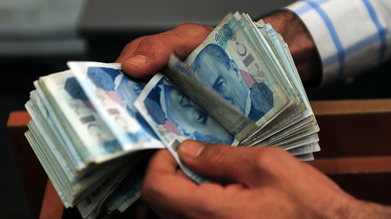 Аналитик Раббанка: ожидание о возвращении курса доллара к 3,5 лиры не реалистично