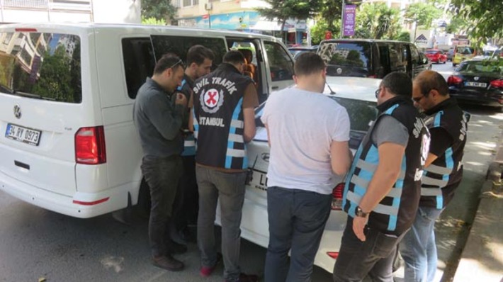 Стамбульская полиция провела облаву на водителей Uber`а