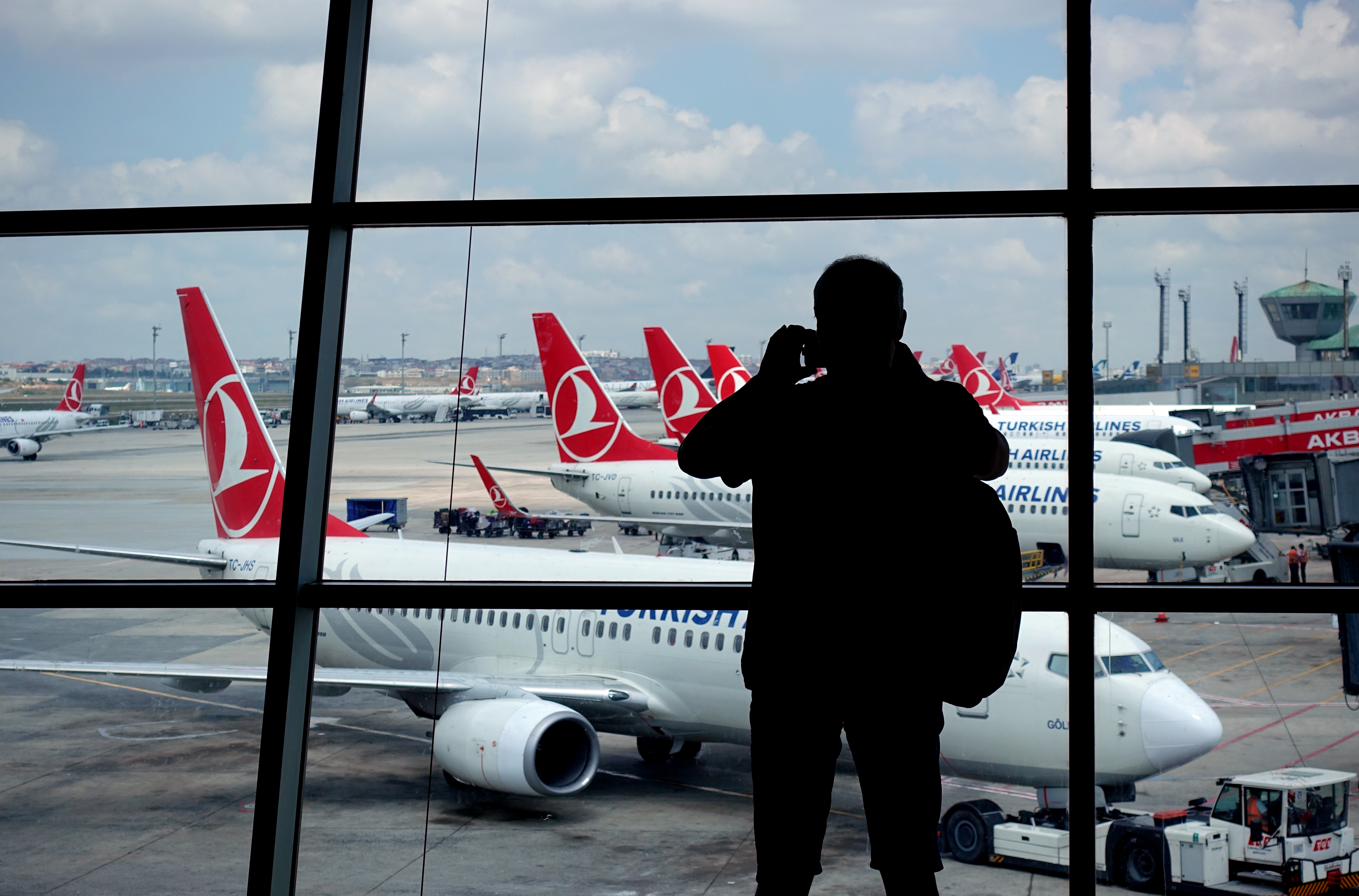 Турецкие авиакомпании введут дополнительные рейсы