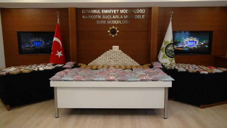 В элитной резиденции Стамбула обнаружили наркотики на 38 млн лир